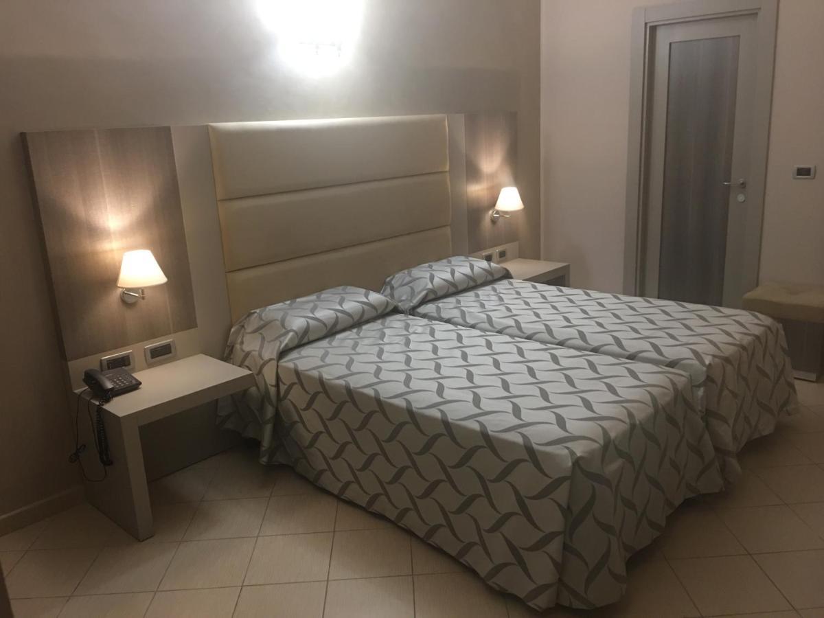Hotel Niagara Катандзаро Экстерьер фото