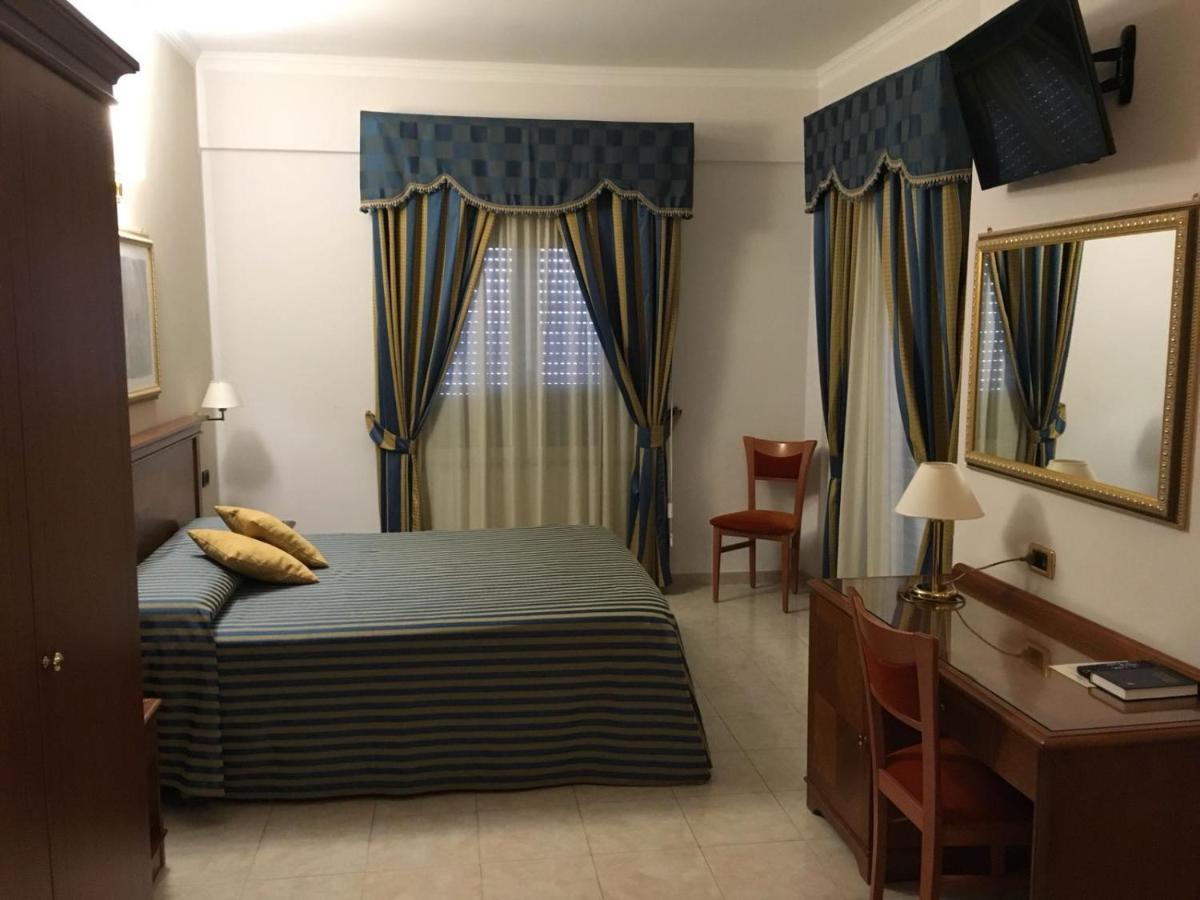 Hotel Niagara Катандзаро Экстерьер фото